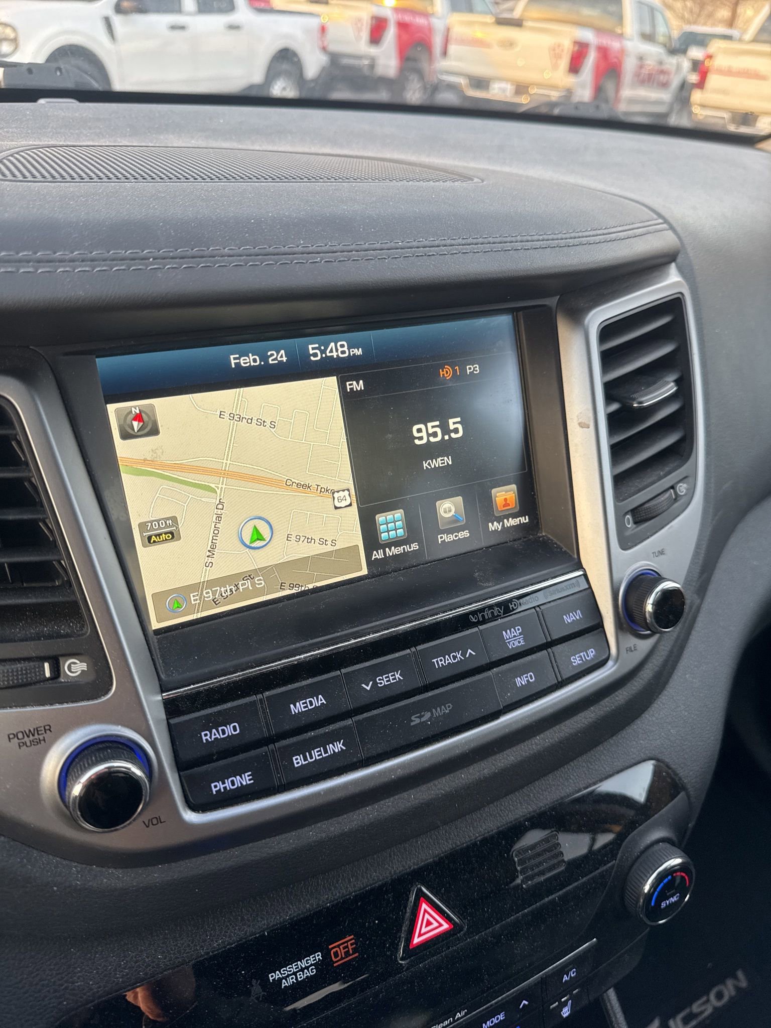 Used 2017 Hyundai Tucson Limited image 12