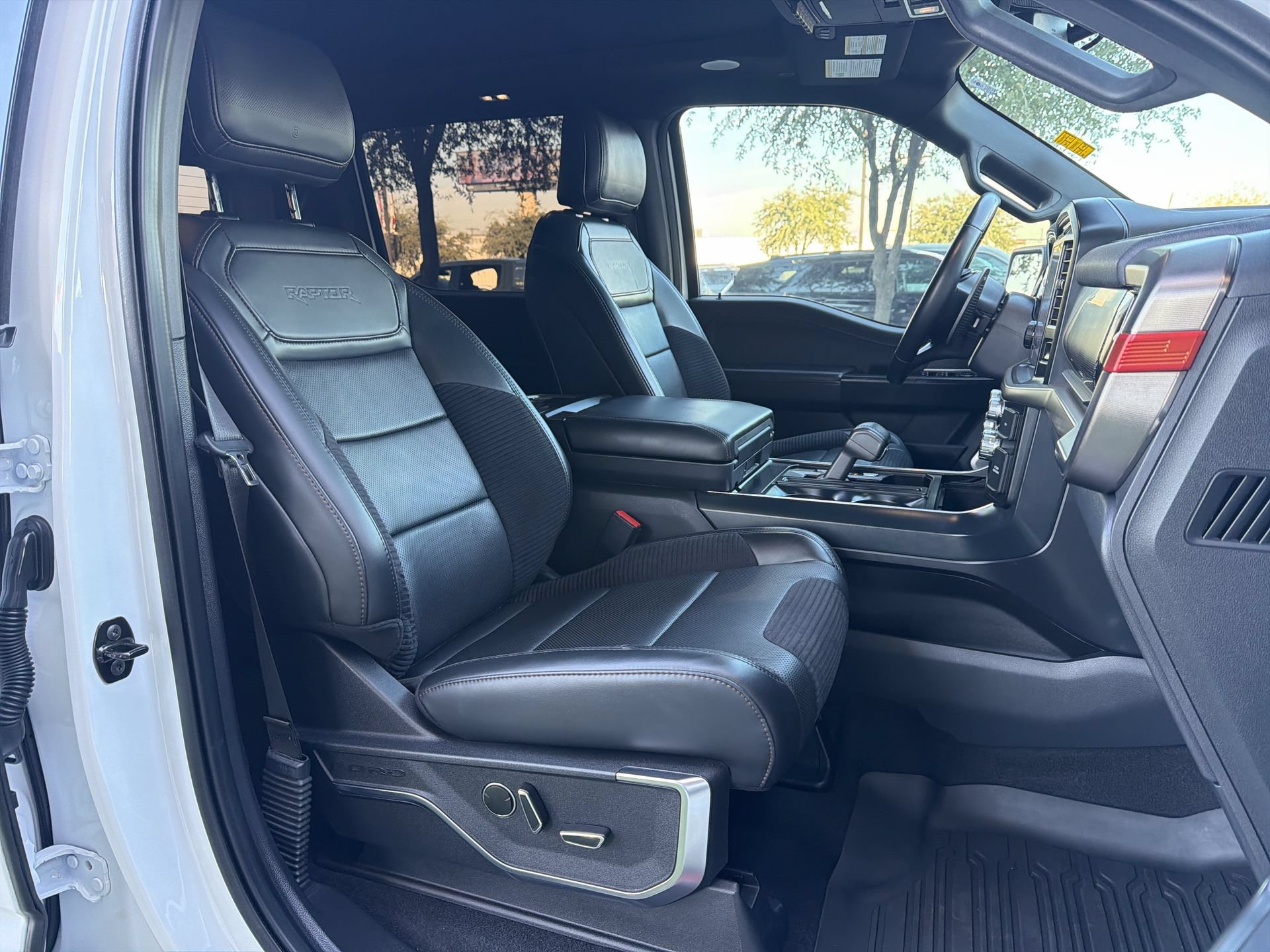 Certified 2023 Ford F150 Raptor w/ Raptor Carbon Fiber Package AWD/4WD image 25
