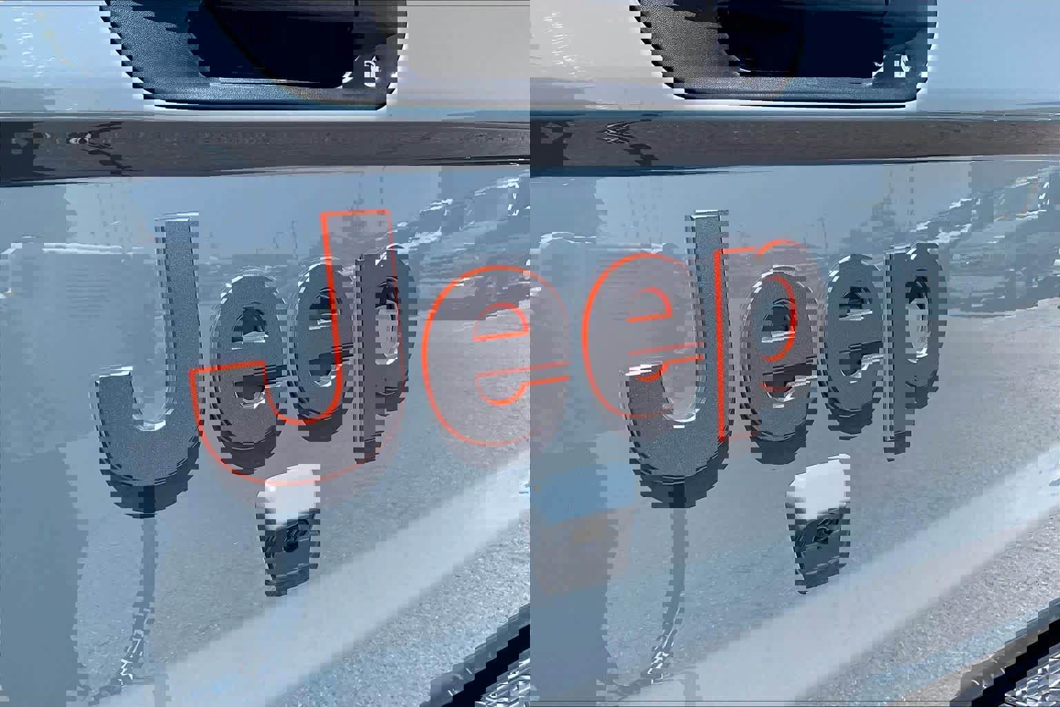 Used 2025 Jeep Gladiator Mojave AWD/4WD image 29