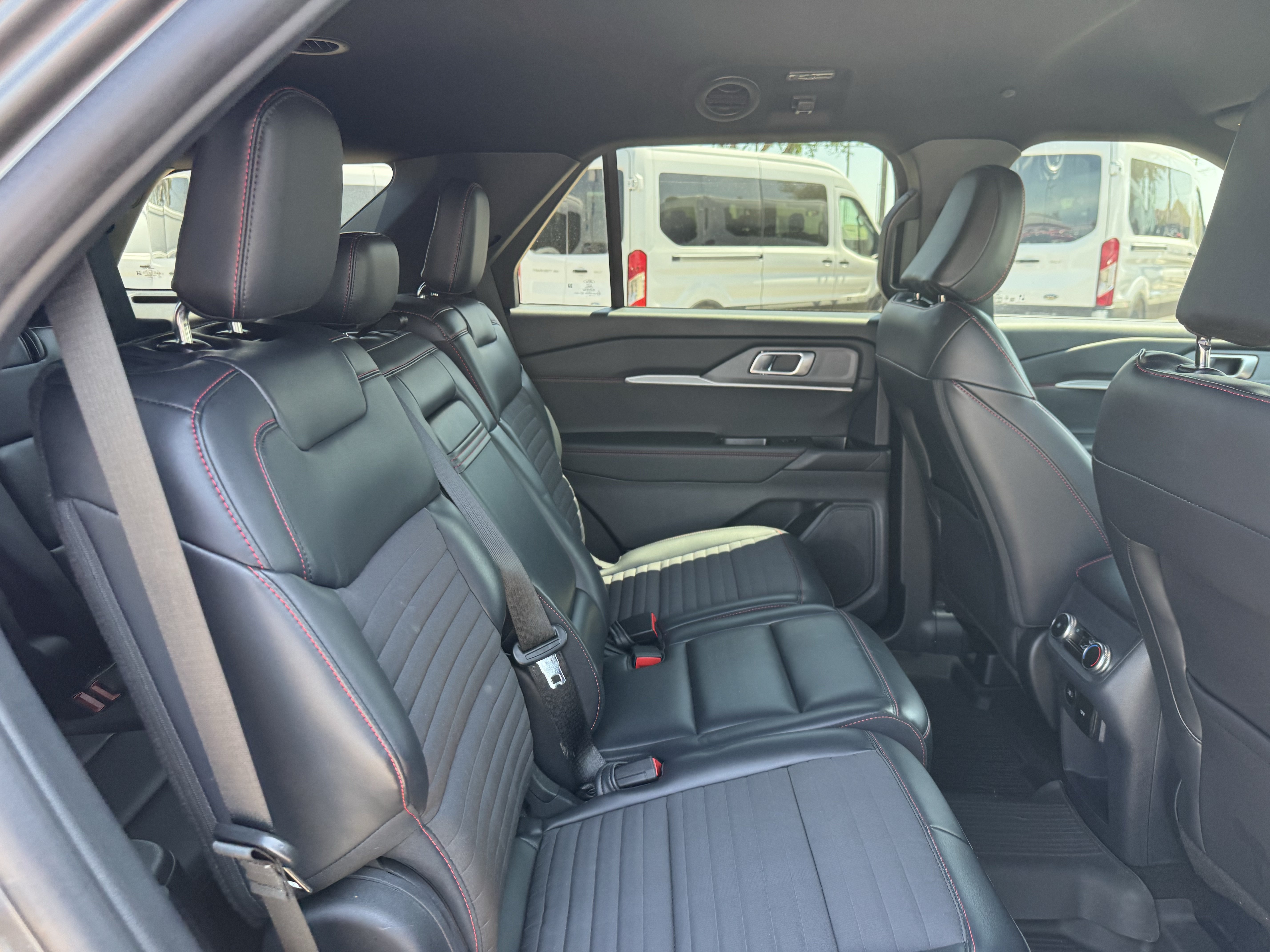 Certified 2025 Ford Explorer ST-Line RWD image 31