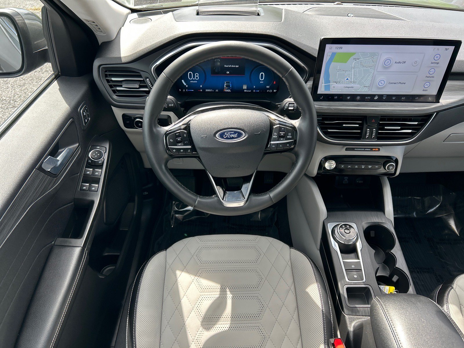 Certified 2023 Ford Escape Platinum w/ Premium Technology Package AWD/4WD image 2