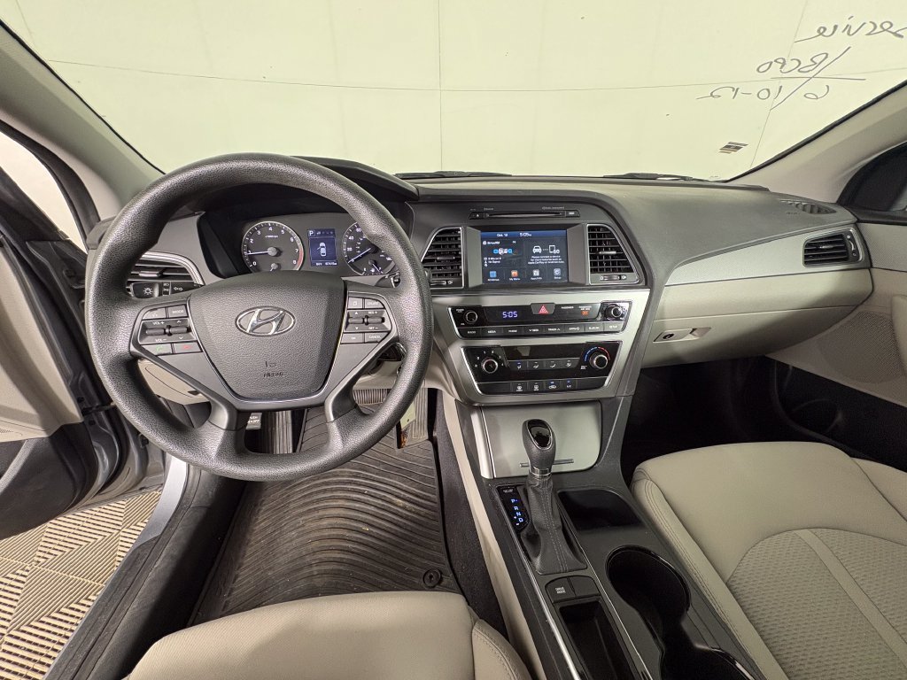 Used 2017 Hyundai Sonata SE FWD image 7