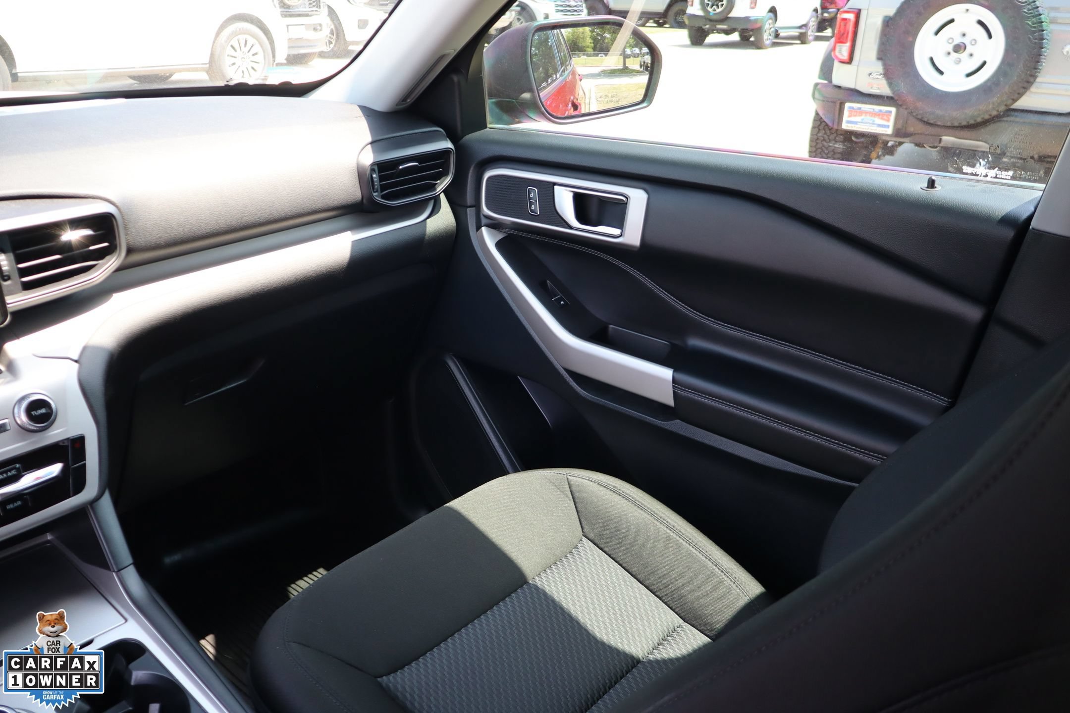 Certified 2024 Ford Explorer XLT RWD image 22