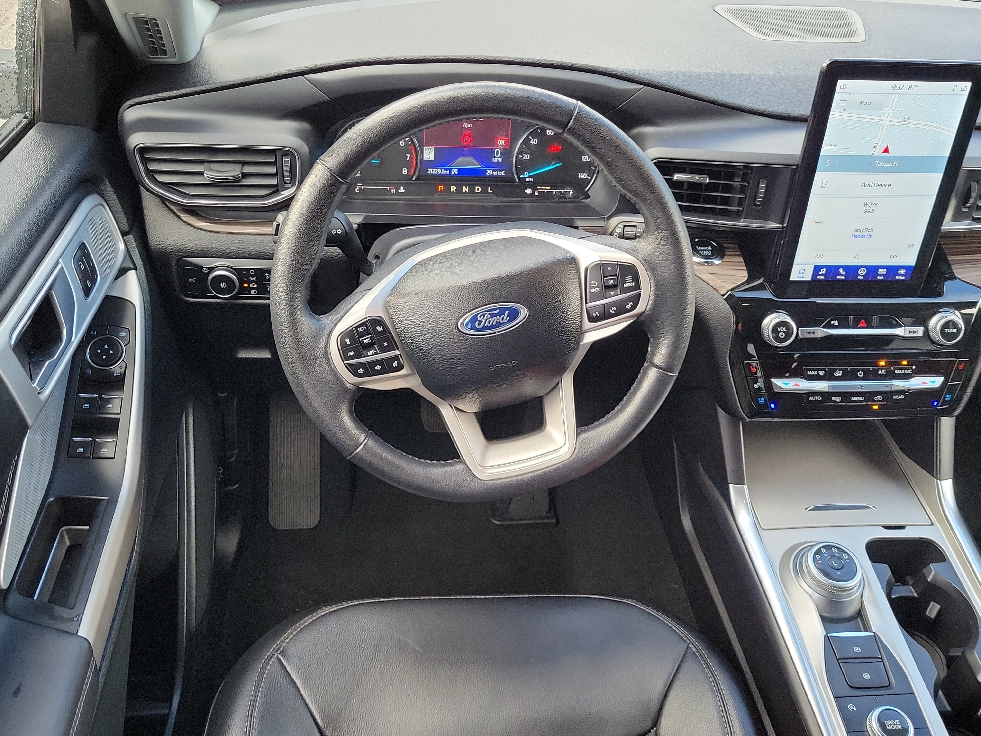 Certified 2024 Ford Explorer Limited w/ Limited Technology Package AWD/4WD image 17