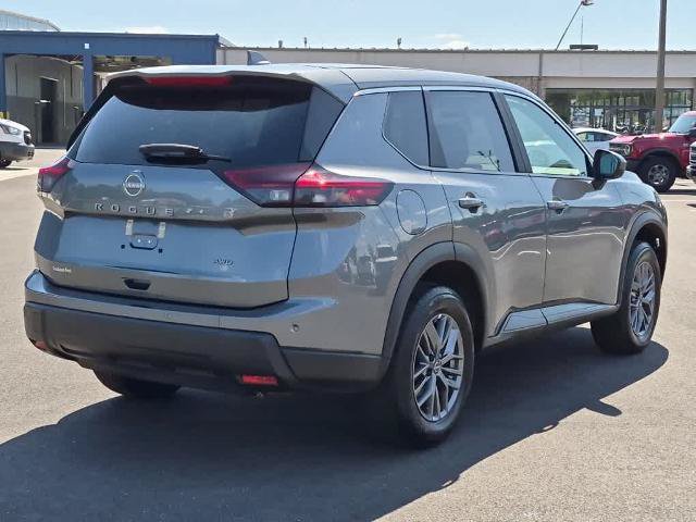 Used 2026 Nissan Rogue SV AWD/4WD image 3