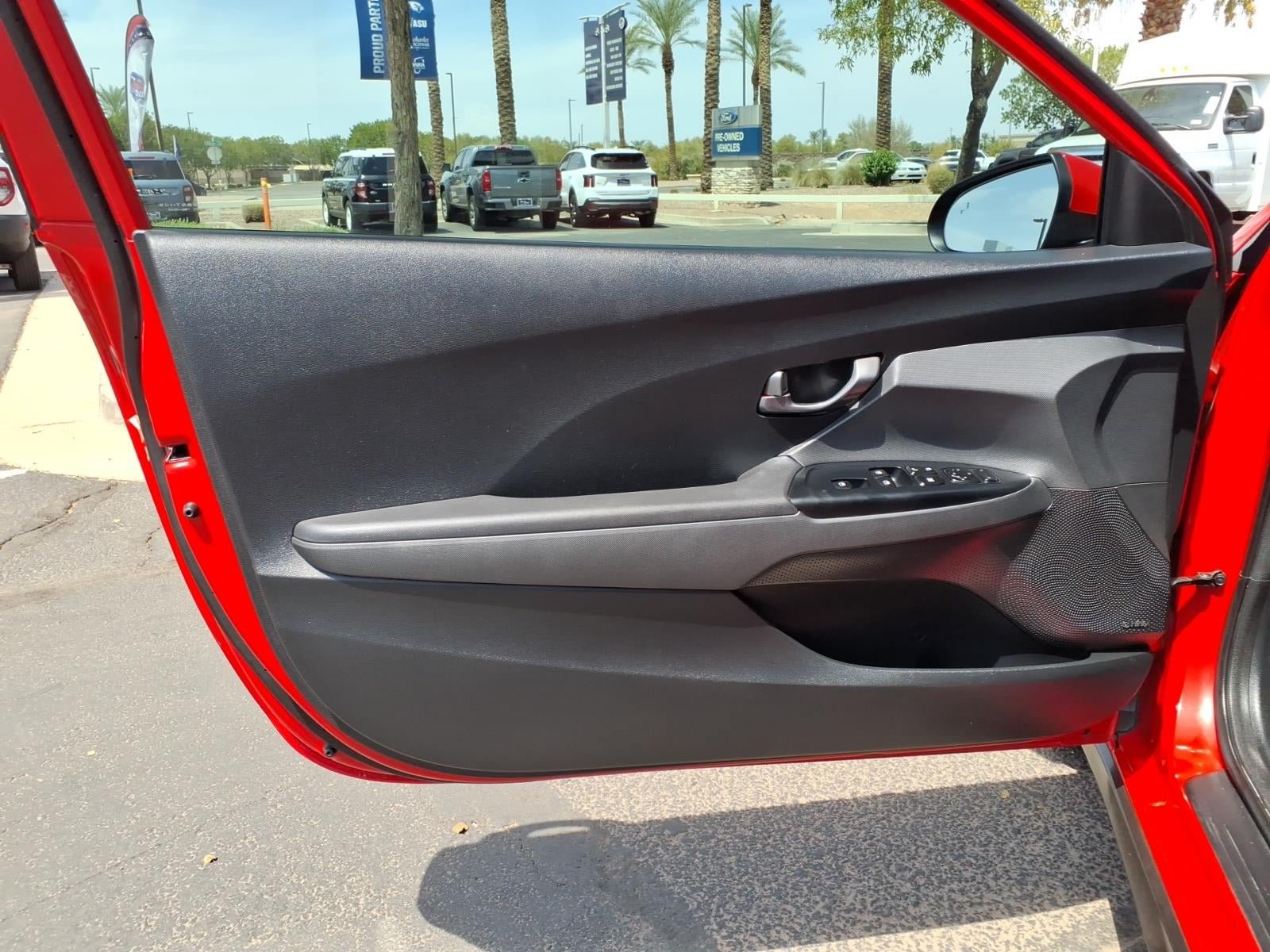 Used 2019 Hyundai Veloster Turbo FWD image 20