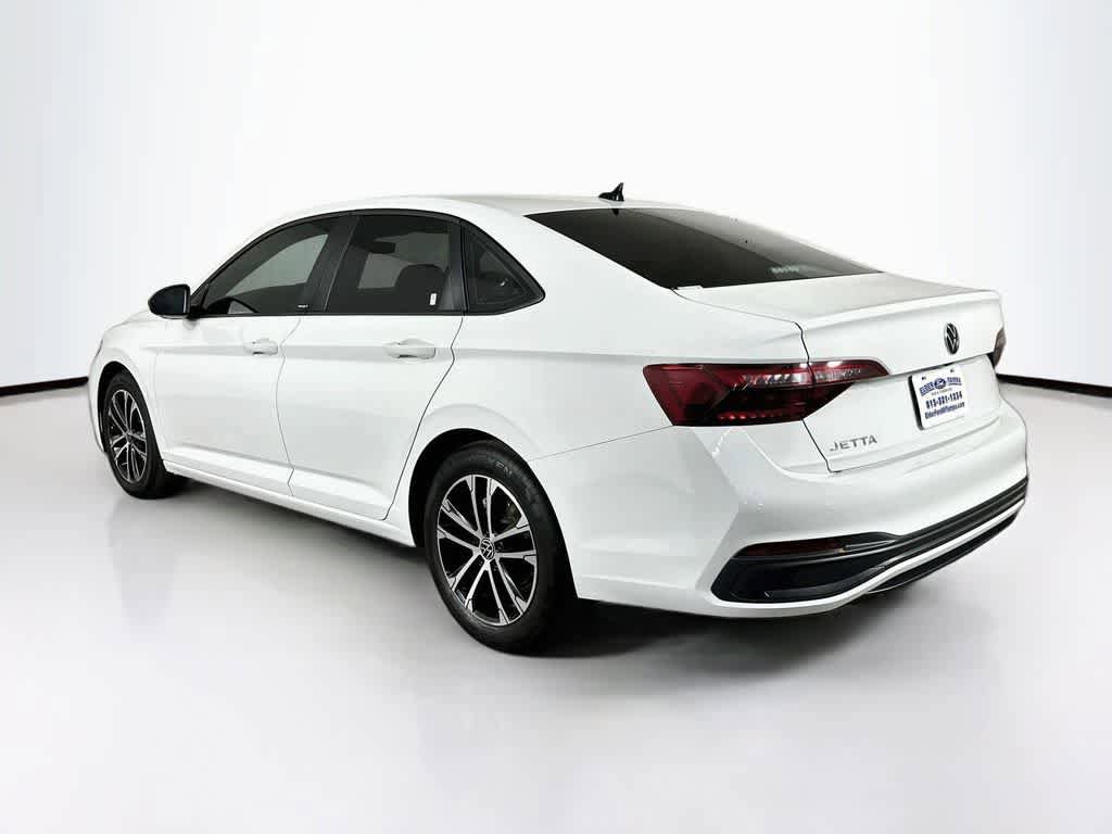 Used 2024 Volkswagen Jetta Sport FWD image 4