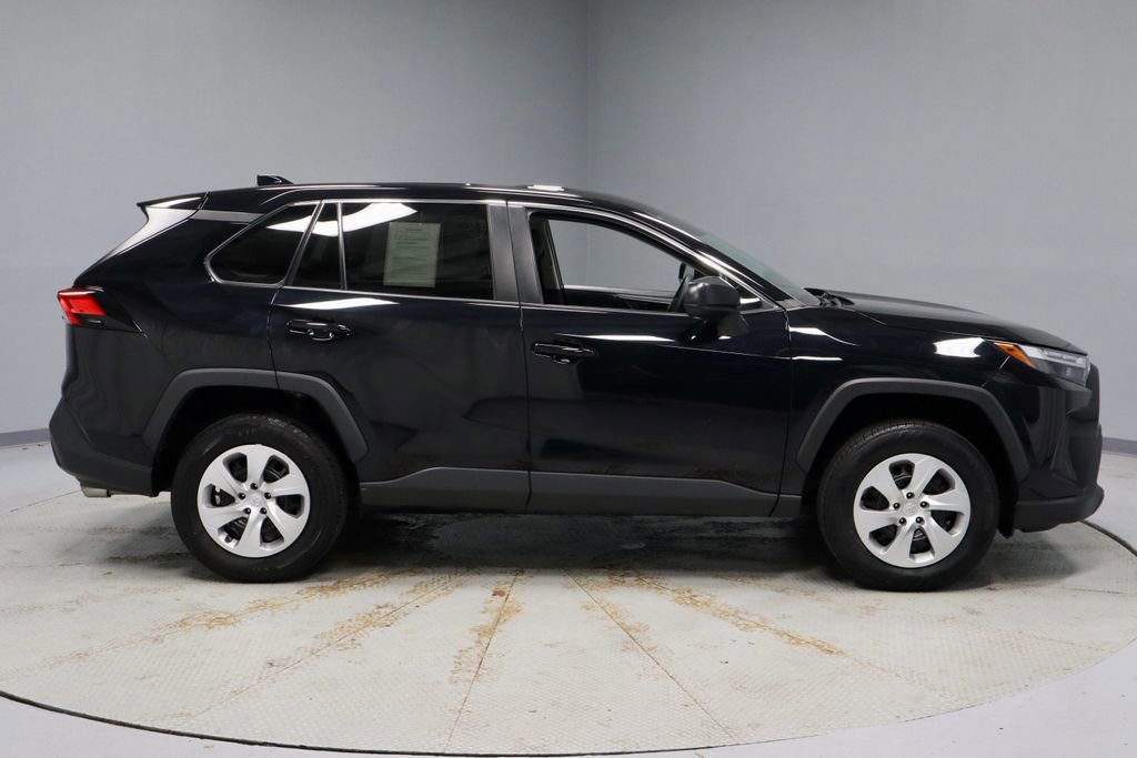 Used 2023 Toyota RAV4 LE AWD/4WD image 6
