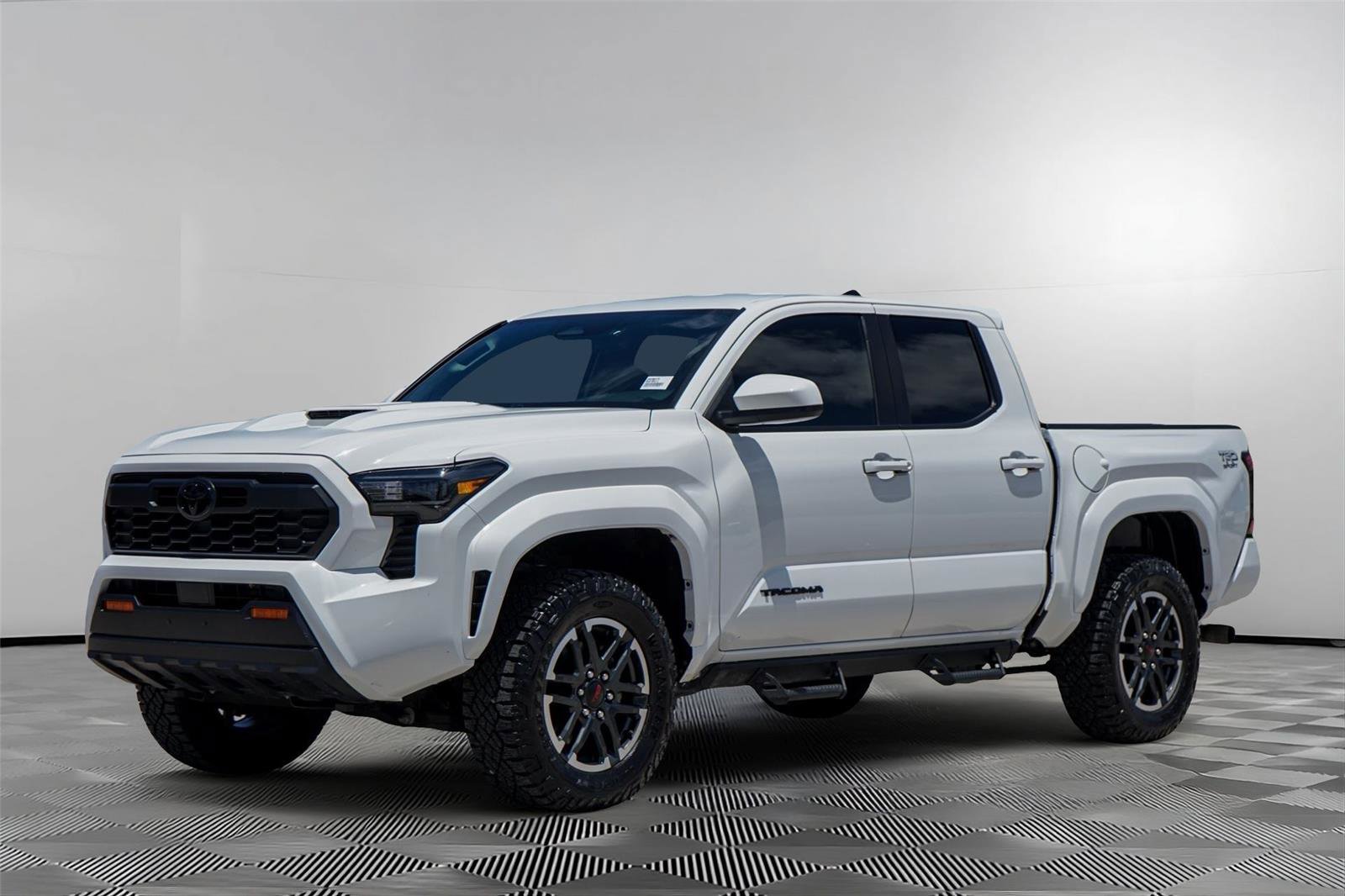 Used 2025 Toyota Tacoma TRD Sport AWD/4WD image 8