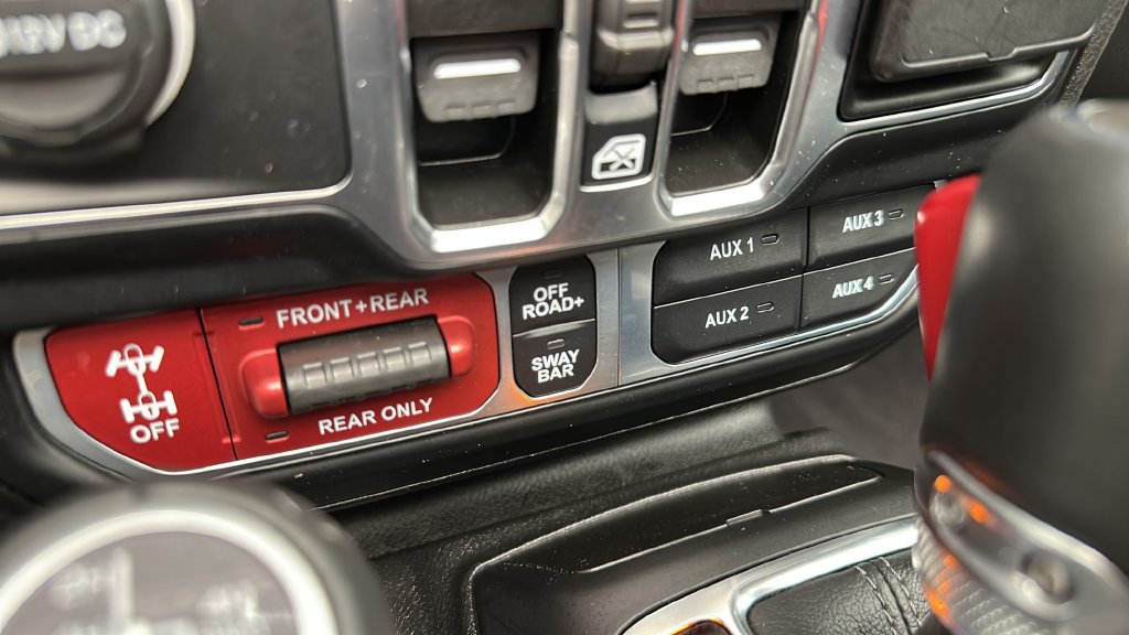 Used 2024 Jeep Wrangler Unlimited Rubicon 4xe AWD/4WD image 24