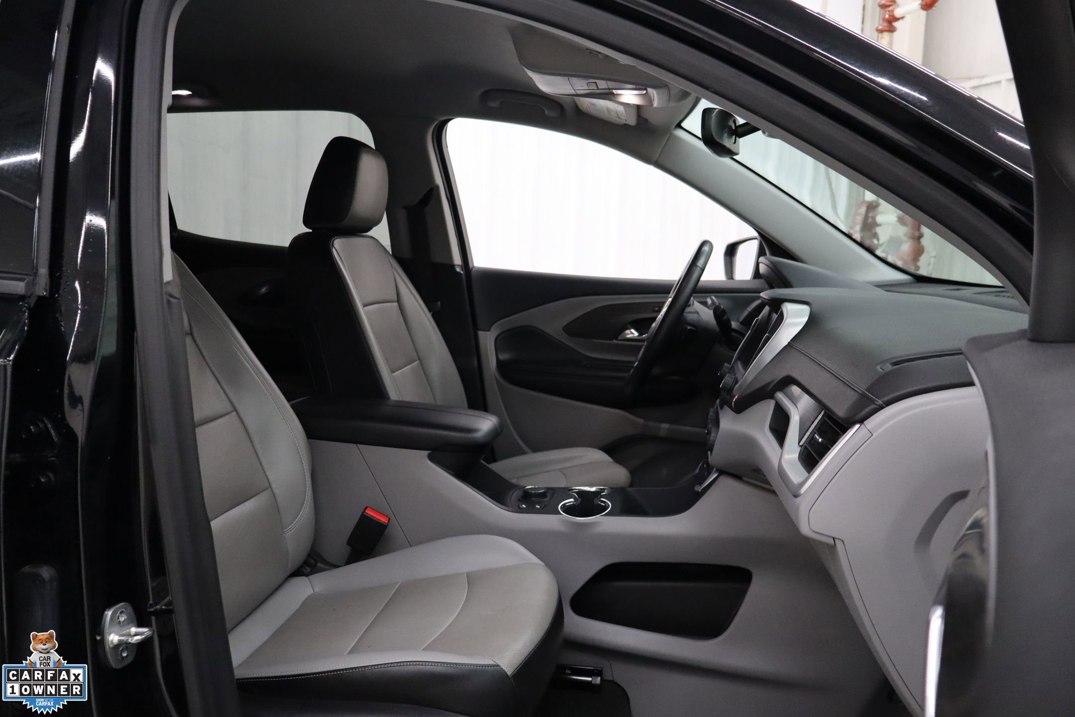 Used 2024 GMC Terrain SLT image 37