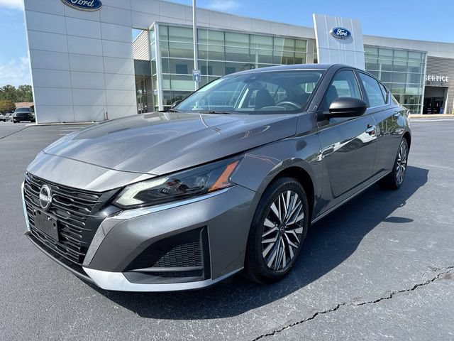 Used 2025 Nissan Altima 2.5 SV FWD image 1