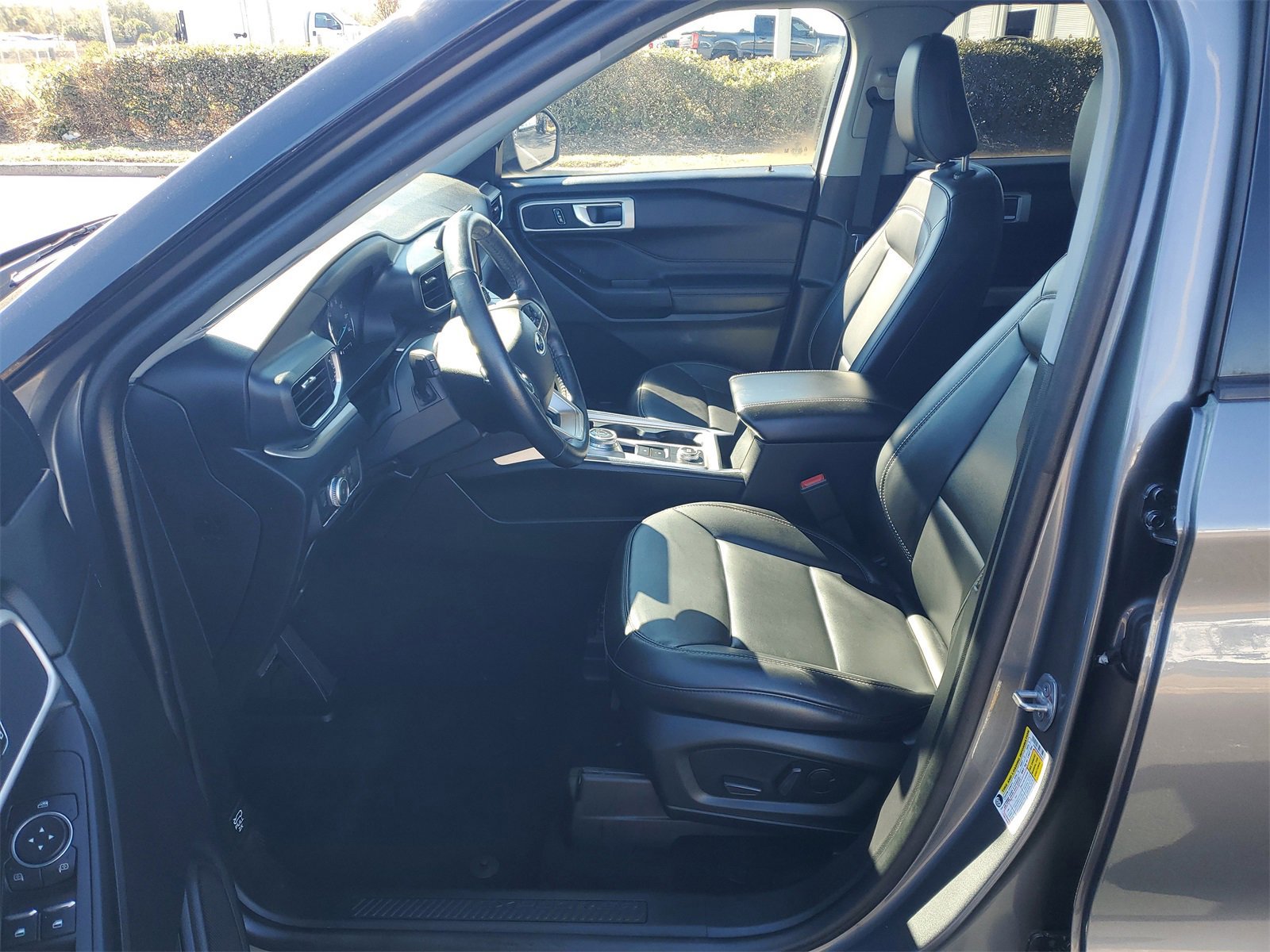 Certified 2022 Ford Explorer XLT w/ Equipment Group 202A image 19