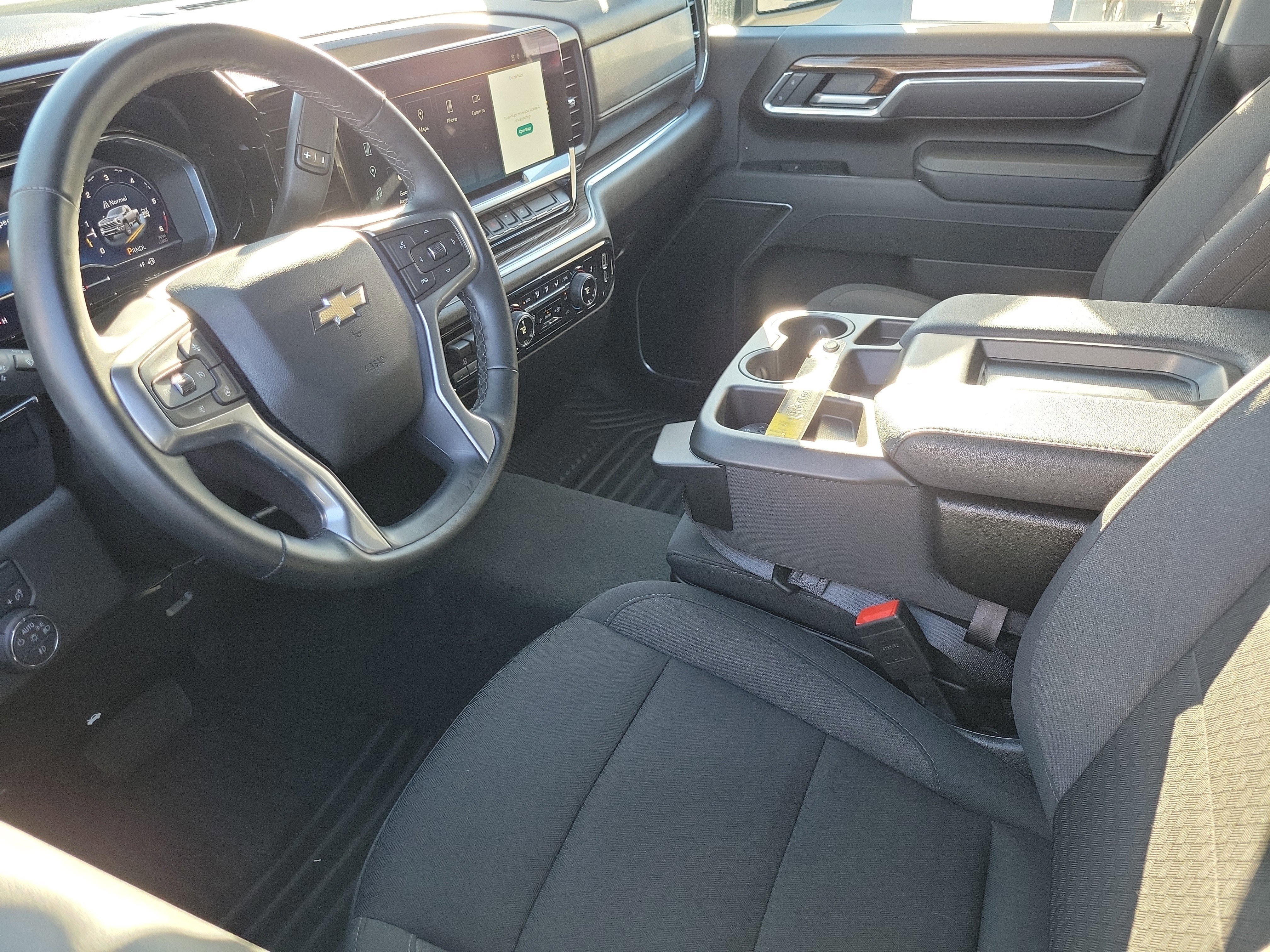 Used 2025 Chevrolet Silverado 2500 LT w/ Convenience Package image 4