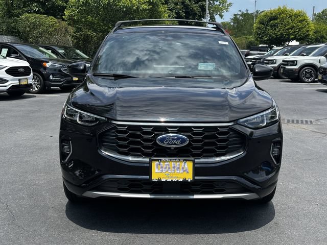 Certified 2023 Ford Escape ST-Line Elite w/ Premium Technology Package AWD/4WD image 2