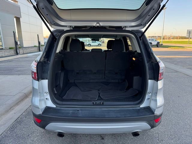 Certified 2018 Ford Escape SE w/ SE Sync 3 Package AWD/4WD image 40