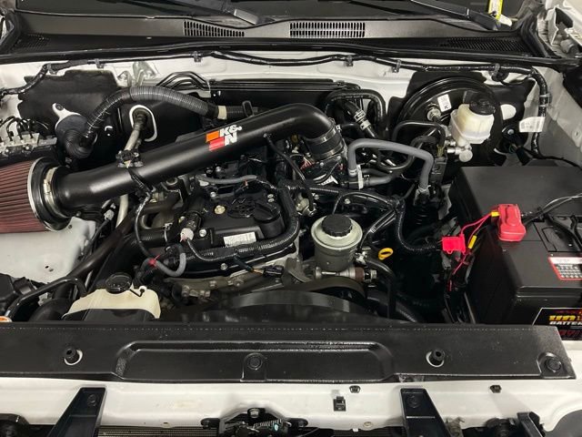 Used 2018 Toyota Tacoma SR image 9