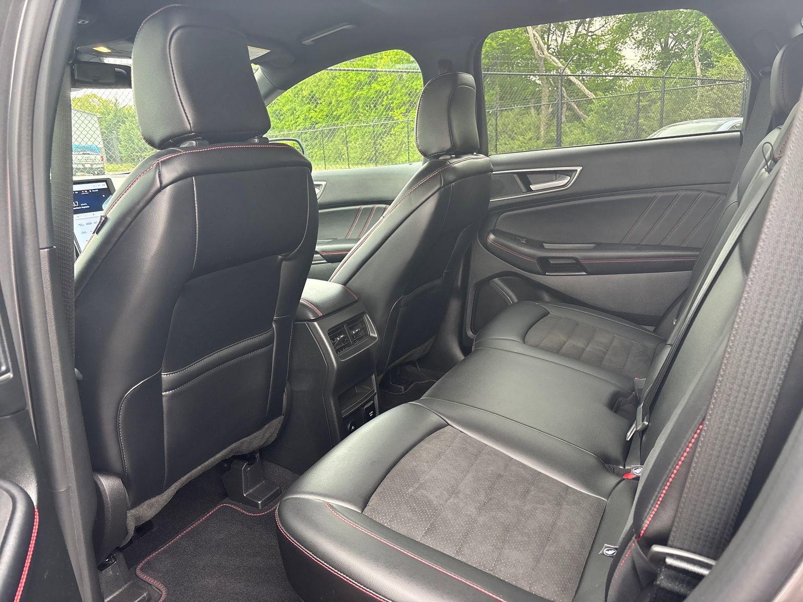 Certified 2024 Ford Edge ST-Line AWD/4WD image 13