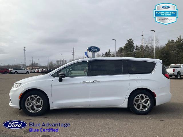 Used 2024 Chrysler Pacifica Limited FWD image 30