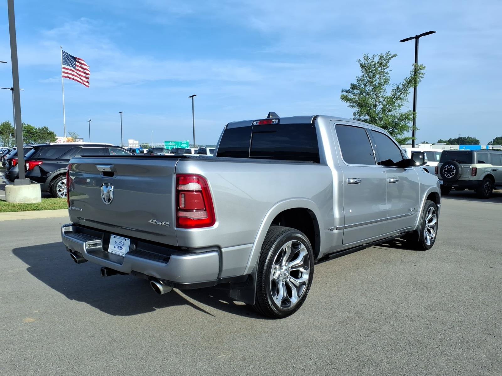 Used 2022 RAM 1500 Limited w/ Body Color Bumper Group AWD/4WD image 3