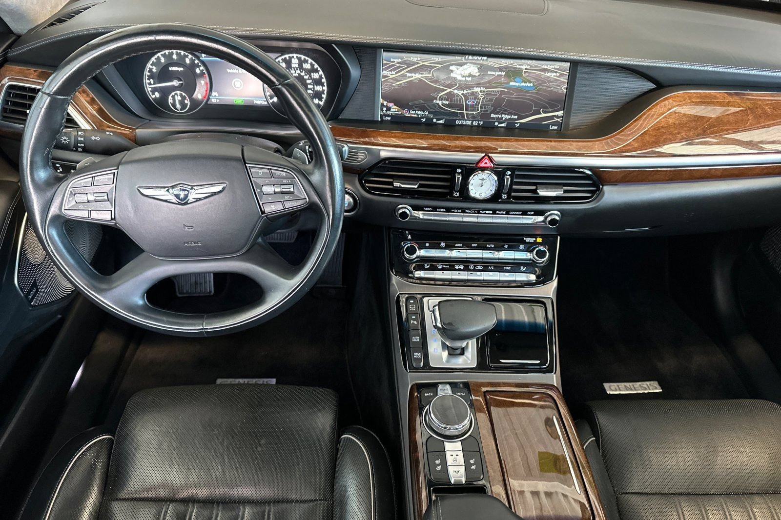 Used 2019 Genesis G90 3.3T Premium RWD image 15
