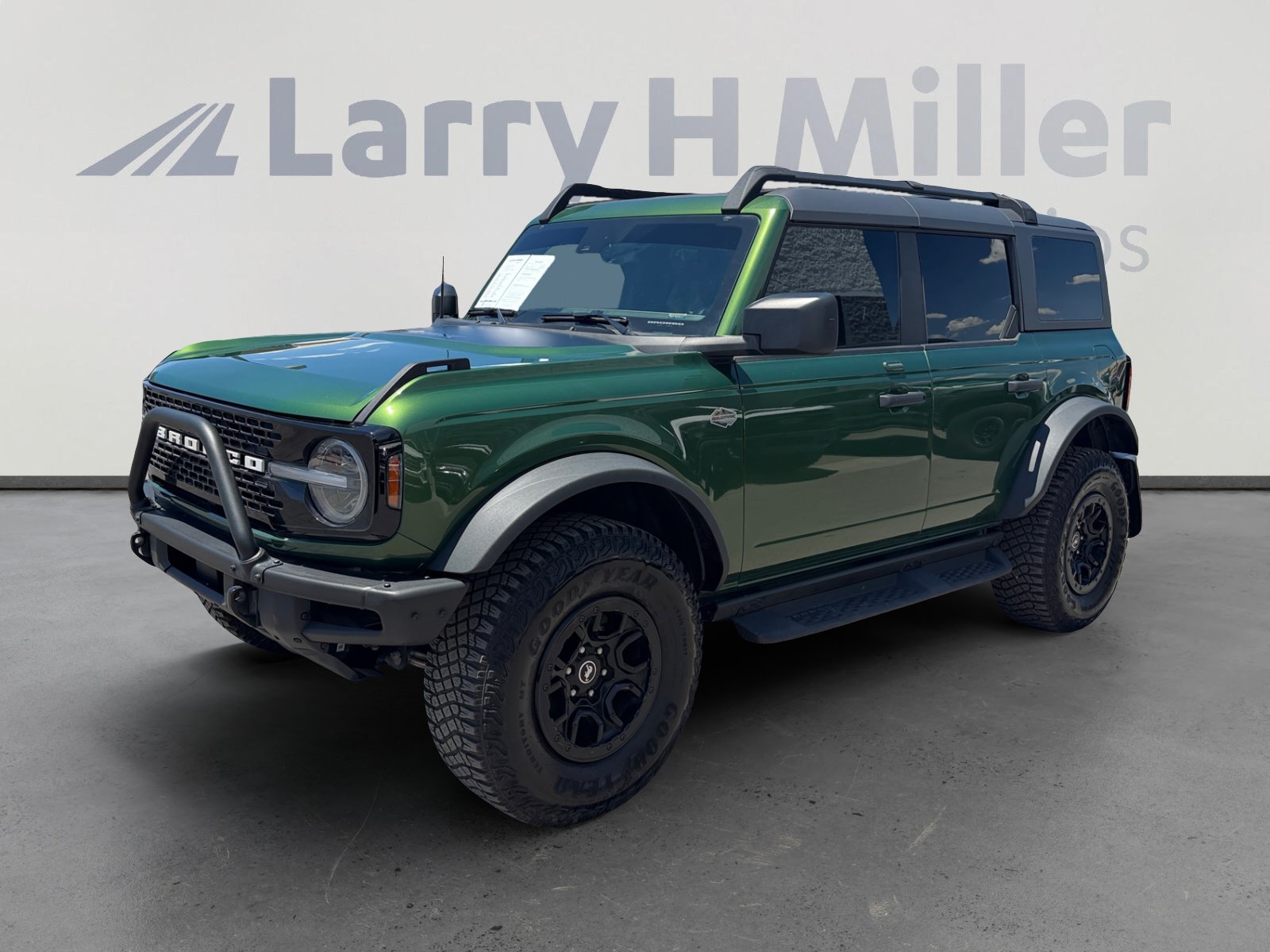 Certified 2023 Ford Bronco Wildtrak AWD/4WD image 1