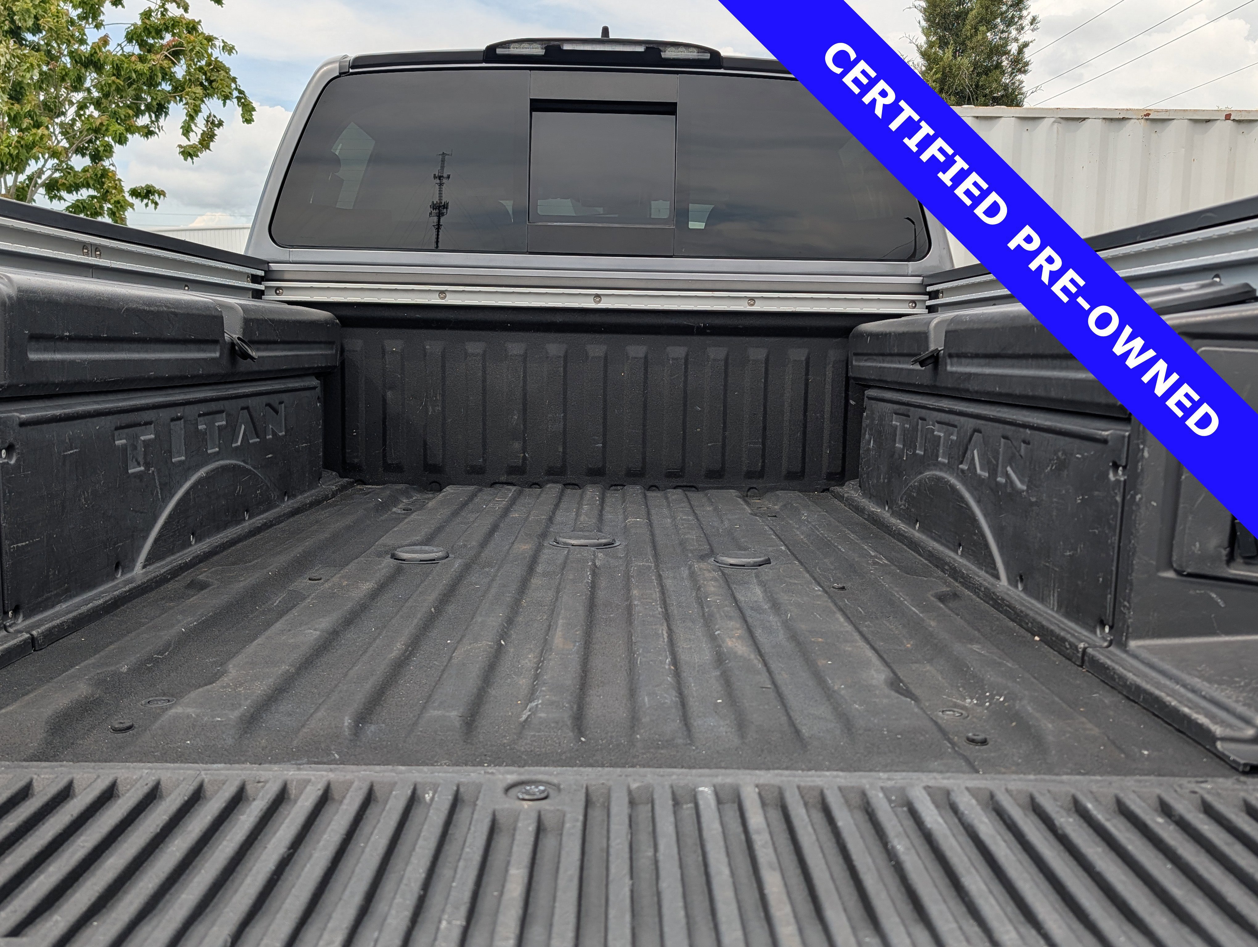 Used 2023 Nissan Titan Platinum Reserve w/ Moonroof Package image 16