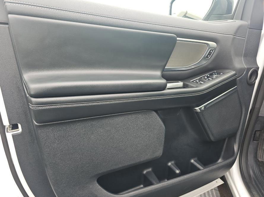 Certified 2025 Ford Expedition Platinum image 13