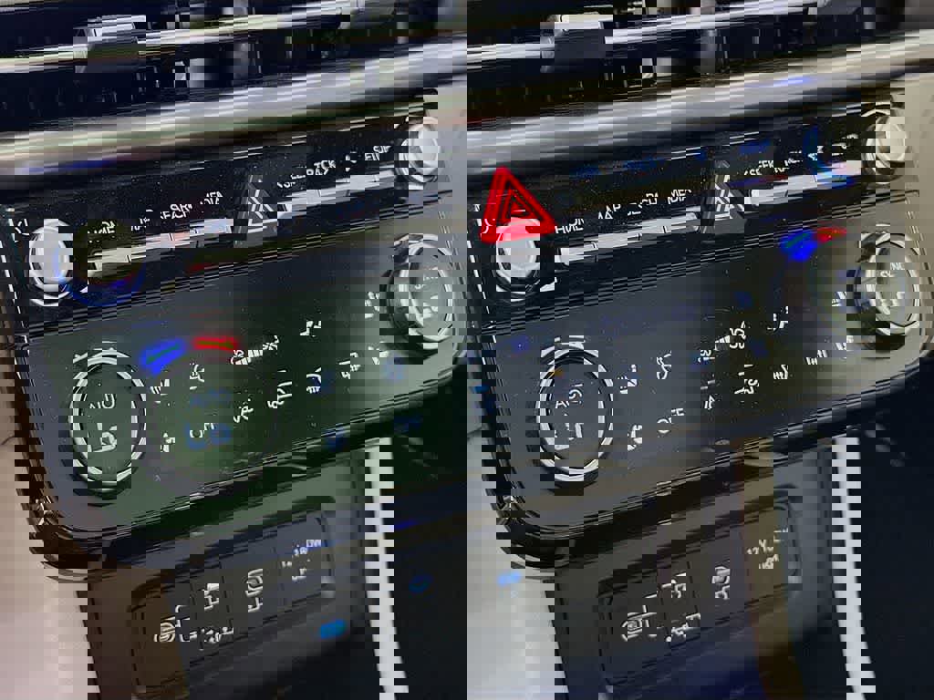 Used 2025 Hyundai Tucson Limited image 21