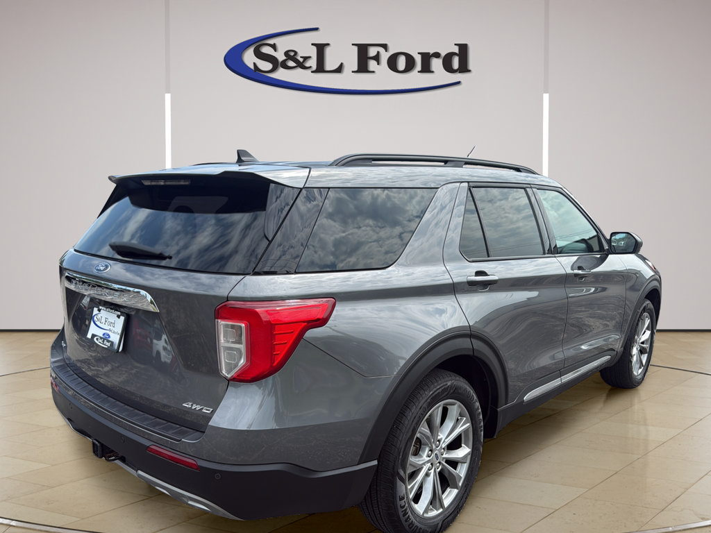 Certified 2023 Ford Explorer XLT w/ Equipment Group 202A AWD/4WD image 7