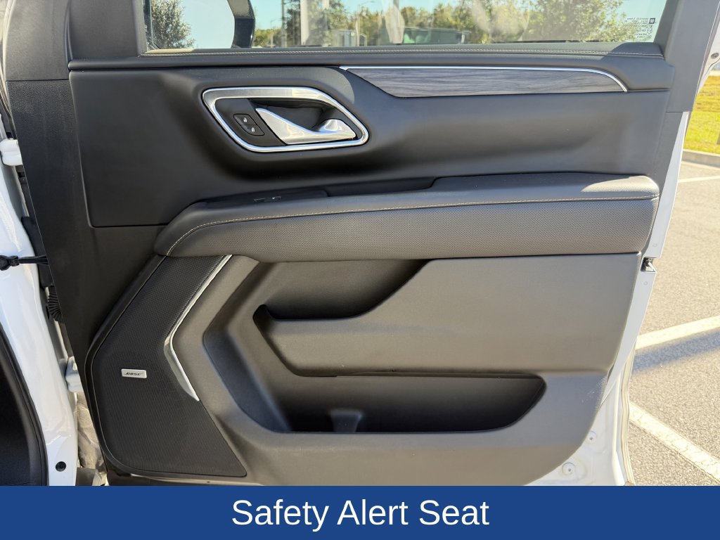 Used 2023 GMC Yukon XL SLT AWD/4WD image 25