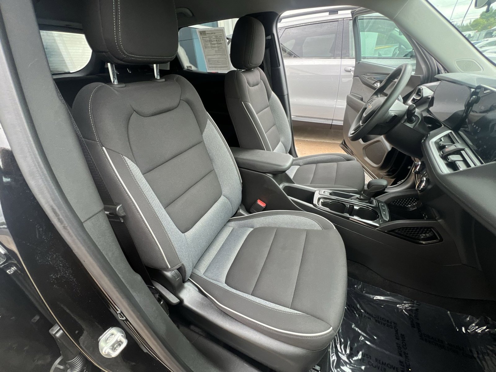 Used 2025 Chevrolet TrailBlazer LS w/ LS Convenience Package FWD image 34