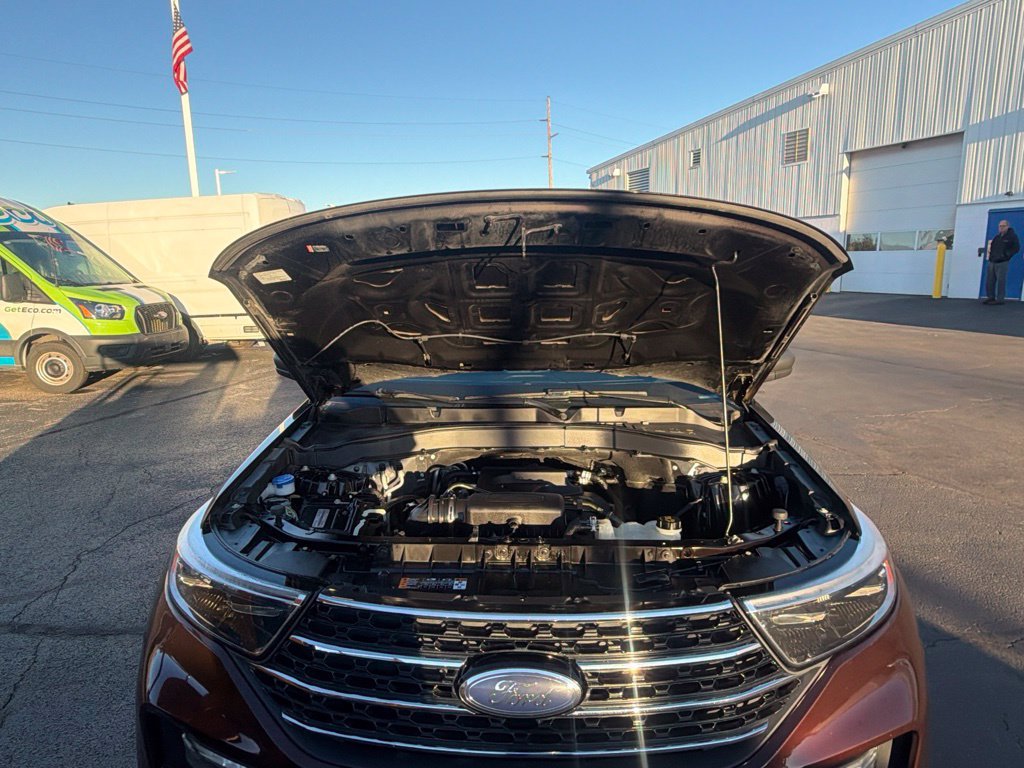 Certified 2020 Ford Explorer XLT w/ Equipment Group 202A AWD/4WD image 19