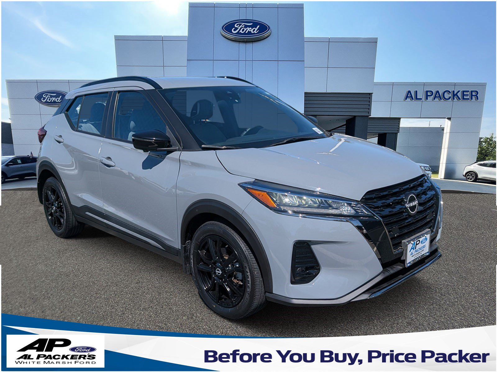Used 2023 Nissan Kicks SR w/ SR Premium Package FWD image 1