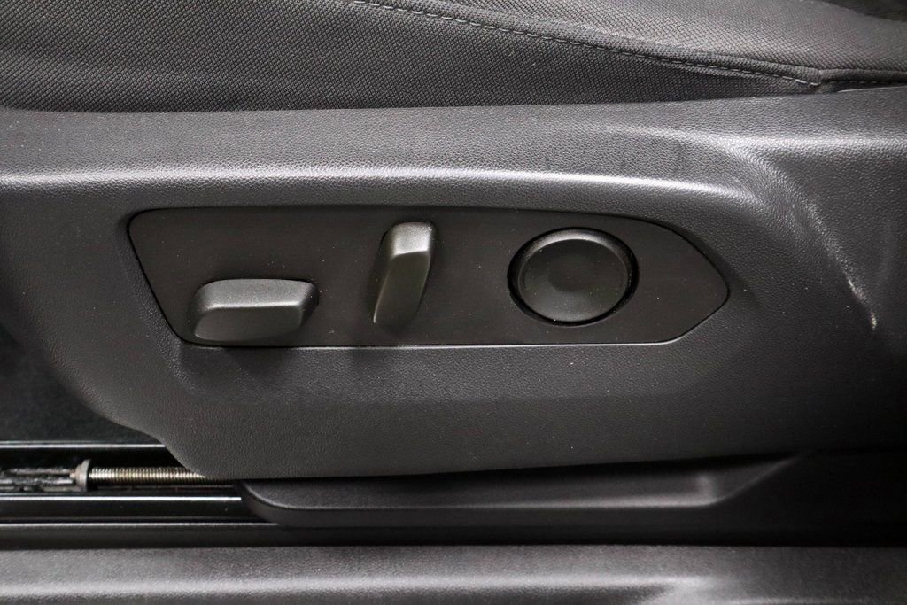 Used 2022 Chevrolet Silverado 1500 LT image 24