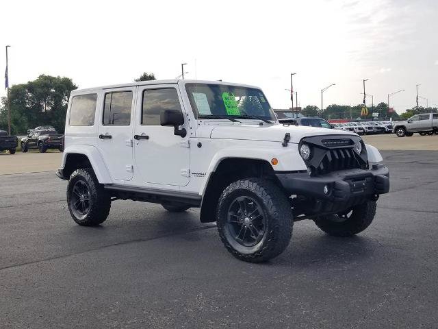 Used 2017 Jeep Wrangler Unlimited Sahara AWD/4WD image 9