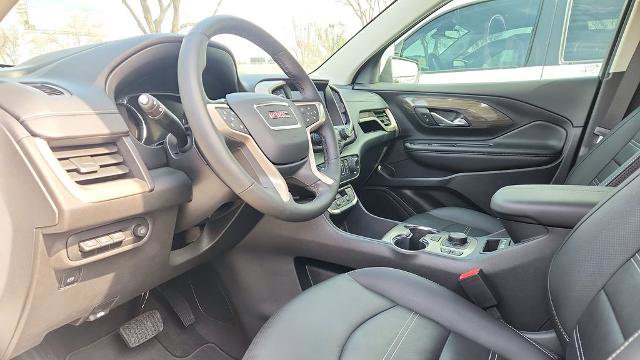 Used 2024 GMC Terrain Denali w/ Denali Premium Package image 9