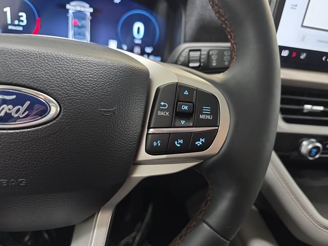 Certified 2025 Ford Explorer Active w/ Active Comfort Package AWD/4WD image 17