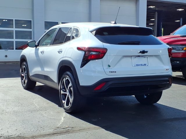 Used 2024 Chevrolet Trax RS FWD image 7