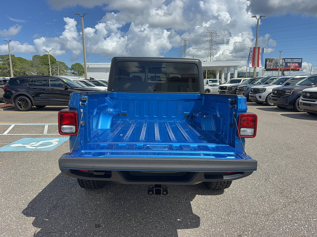 Used 2024 Jeep Gladiator Sport AWD/4WD image 7