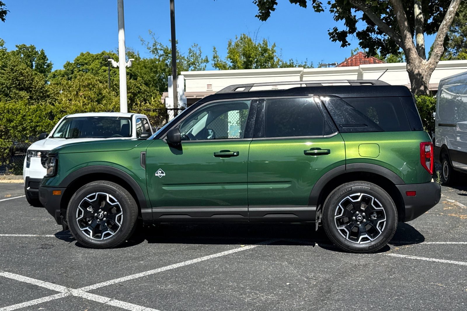 Certified 2025 Ford Bronco Sport Outer Banks w/ Outer Banks Tech Package+ AWD/4WD image 8