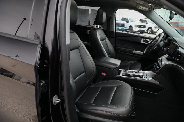 Certified 2022 Ford Explorer XLT w/ Equipment Group 202A image 34