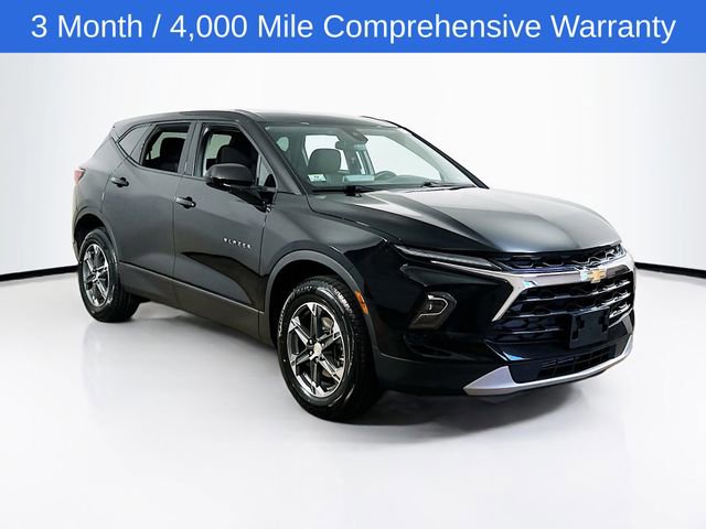 Used 2025 Chevrolet Blazer LT AWD/4WD image 1
