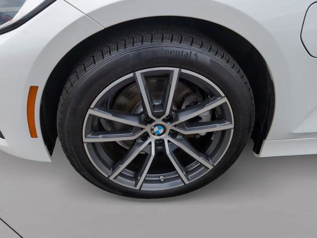 Used 2021 BMW 330e xDrive w/ Premium Package AWD/4WD image 9