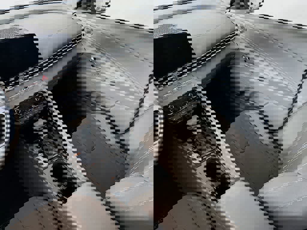 Used 2023 Hyundai Elantra SEL w/ Convenience Package image 10