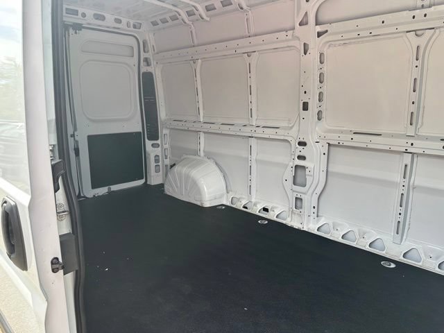 Used 2025 RAM ProMaster 2500 w/ Convenience Group FWD image 9