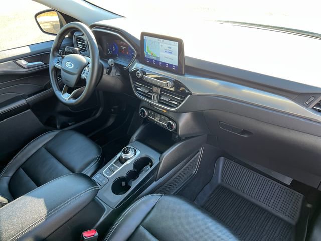 Certified 2022 Ford Escape Titanium image 36
