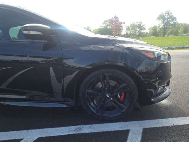 Certified 2017 Ford Focus ST w/ Equipment Group 402A FWD image 4