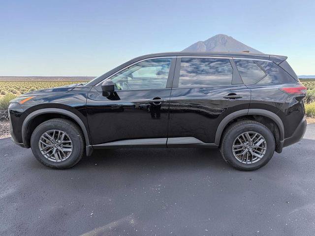 Used 2023 Nissan Rogue S AWD/4WD image 3