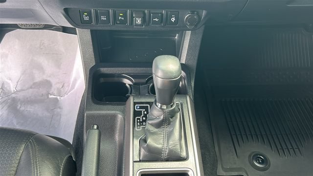 Used 2023 Toyota Tacoma TRD Off-Road w/ TRD Premium Off Road Package AWD/4WD image 22